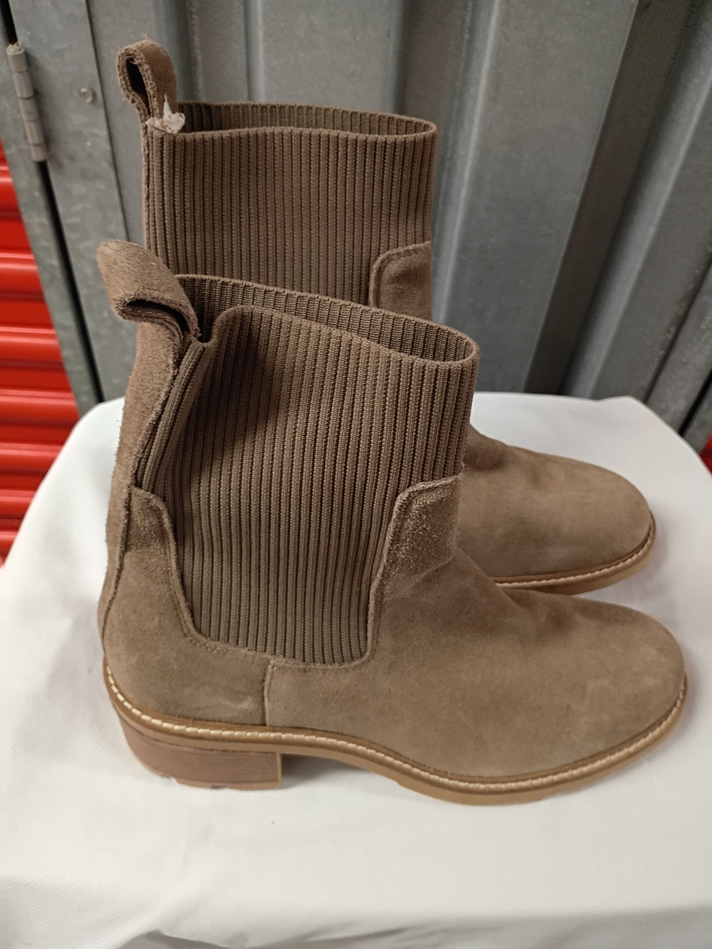 Women's Suede Chelsea Boot - Taupe